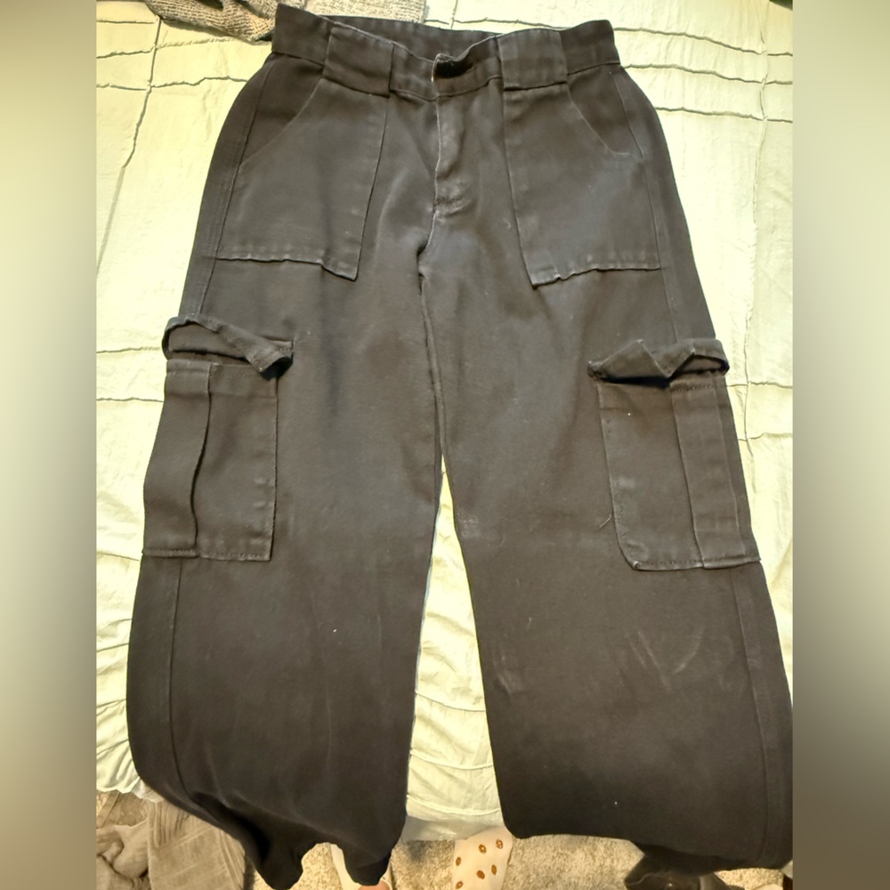 Black Straight Leg cargo pants with Relaxed Fit